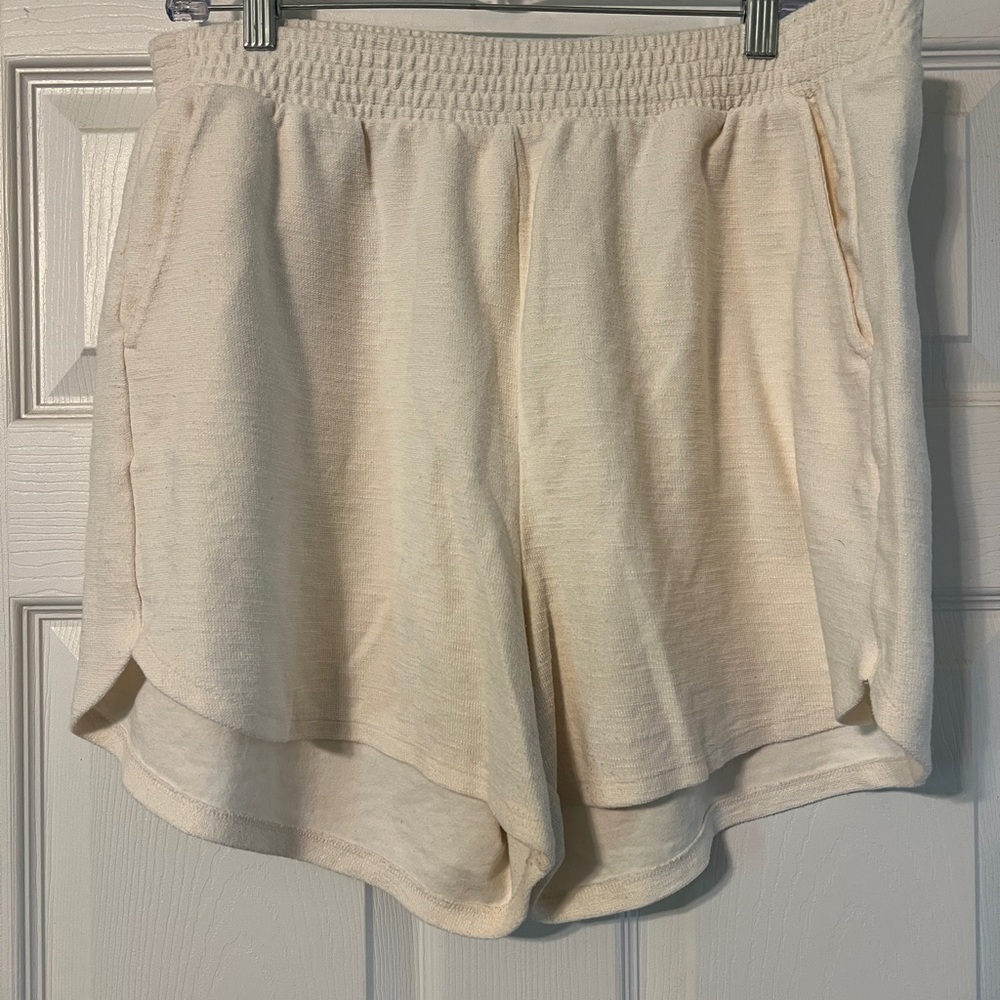 Old Navy Women's Cream Shorts